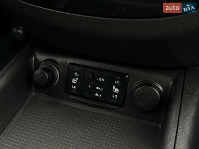 Серый Хендай Санта Фе, объемом двигателя 2.2 л и пробегом 260 тыс. км за 11800 $, фото 13 на Automoto.ua