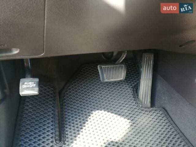 Серый Хендай Санта Фе, объемом двигателя 2 л и пробегом 370 тыс. км за 12200 $, фото 21 на Automoto.ua