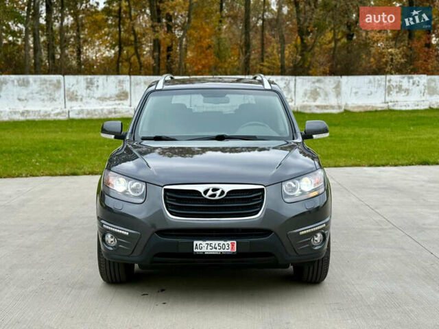 Серый Хендай Санта Фе, объемом двигателя 2.2 л и пробегом 193 тыс. км за 14900 $, фото 1 на Automoto.ua