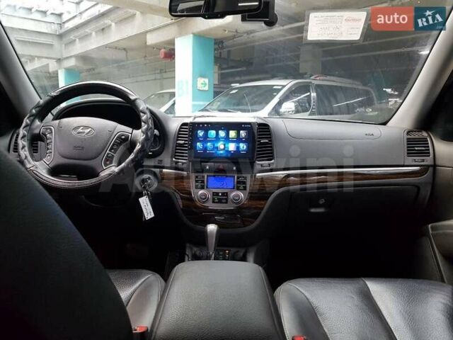 Серый Хендай Санта Фе, объемом двигателя 2 л и пробегом 92 тыс. км за 11900 $, фото 20 на Automoto.ua