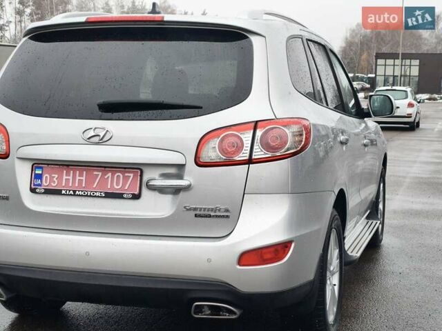 Серый Хендай Санта Фе, объемом двигателя 2.2 л и пробегом 258 тыс. км за 10950 $, фото 15 на Automoto.ua