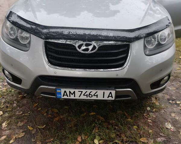 Серый Хендай Санта Фе, объемом двигателя 2 л и пробегом 271 тыс. км за 10950 $, фото 12 на Automoto.ua