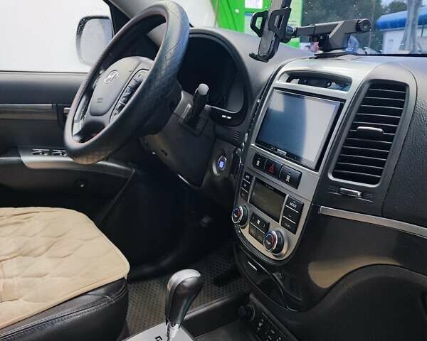 Серый Хендай Санта Фе, объемом двигателя 2.2 л и пробегом 202 тыс. км за 13999 $, фото 27 на Automoto.ua