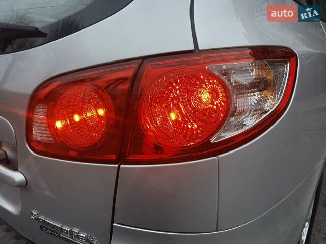 Сірий Хендай Санта Фе, об'ємом двигуна 2.2 л та пробігом 269 тис. км за 9990 $, фото 82 на Automoto.ua