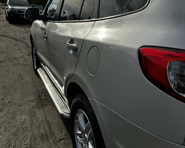 Серый Хендай Санта Фе, объемом двигателя 2.2 л и пробегом 235 тыс. км за 12900 $, фото 41 на Automoto.ua