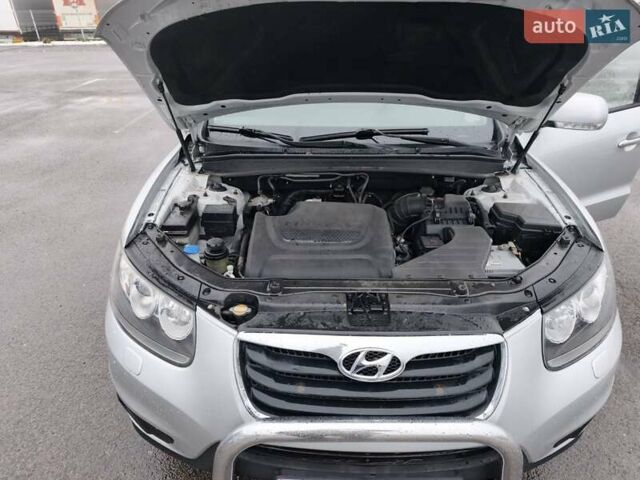 Серый Хендай Санта Фе, объемом двигателя 2.2 л и пробегом 258 тыс. км за 10950 $, фото 35 на Automoto.ua
