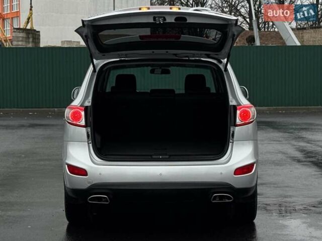 Серый Хендай Санта Фе, объемом двигателя 2.2 л и пробегом 260 тыс. км за 11800 $, фото 18 на Automoto.ua