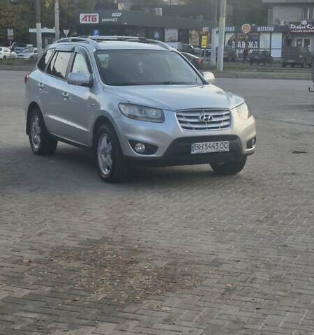 Серый Хендай Санта Фе, объемом двигателя 2 л и пробегом 250 тыс. км за 10800 $, фото 7 на Automoto.ua