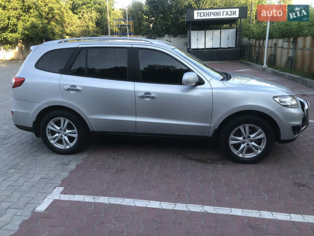 Серый Хендай Санта Фе, объемом двигателя 2.2 л и пробегом 265 тыс. км за 12500 $, фото 2 на Automoto.ua