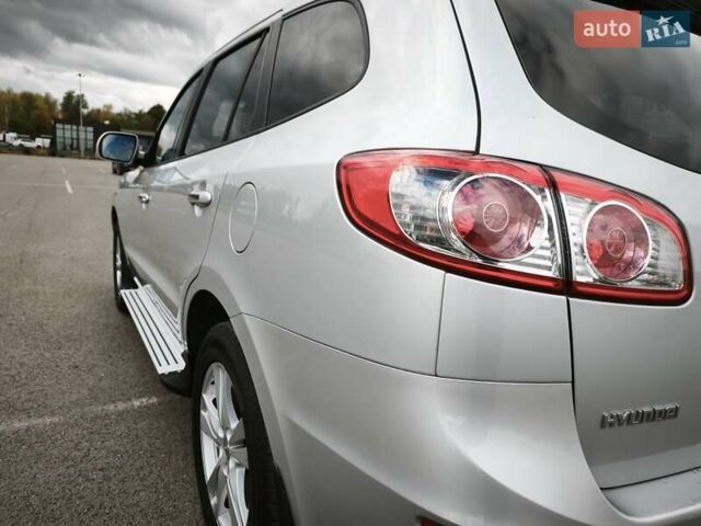 Серый Хендай Санта Фе, объемом двигателя 2.2 л и пробегом 258 тыс. км за 11450 $, фото 25 на Automoto.ua