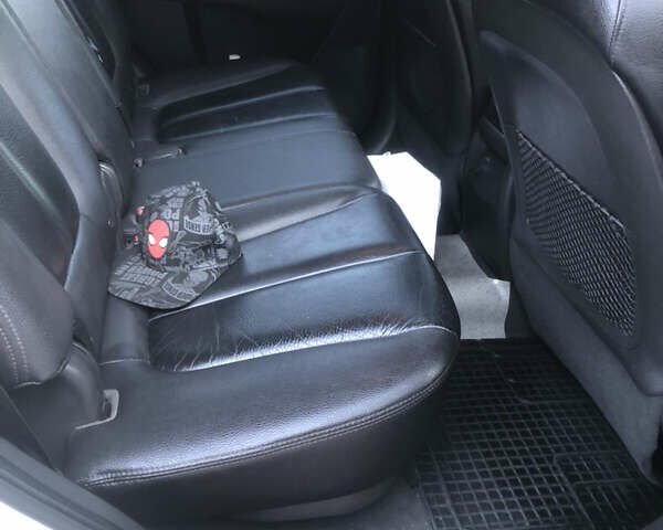 Серый Хендай Санта Фе, объемом двигателя 2.2 л и пробегом 265 тыс. км за 12500 $, фото 12 на Automoto.ua