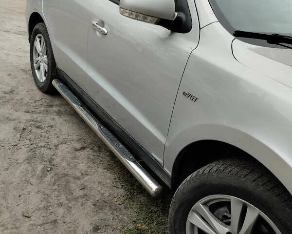 Серый Хендай Санта Фе, объемом двигателя 2 л и пробегом 271 тыс. км за 10950 $, фото 4 на Automoto.ua