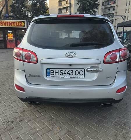 Серый Хендай Санта Фе, объемом двигателя 2 л и пробегом 250 тыс. км за 10800 $, фото 9 на Automoto.ua