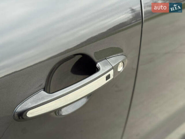 Серый Хендай Санта Фе, объемом двигателя 2.2 л и пробегом 193 тыс. км за 14900 $, фото 8 на Automoto.ua