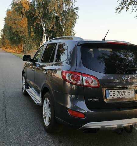 Серый Хендай Санта Фе, объемом двигателя 2.2 л и пробегом 222 тыс. км за 12500 $, фото 7 на Automoto.ua