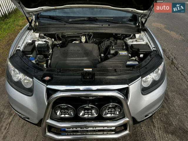 Серый Хендай Санта Фе, объемом двигателя 2.2 л и пробегом 235 тыс. км за 12900 $, фото 30 на Automoto.ua