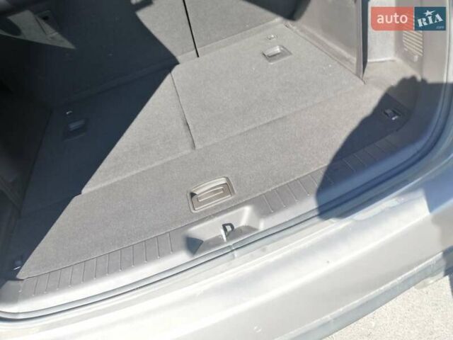 Серый Хендай Санта Фе, объемом двигателя 2 л и пробегом 370 тыс. км за 12200 $, фото 15 на Automoto.ua