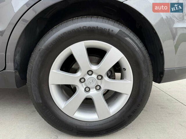 Серый Хендай Санта Фе, объемом двигателя 2.2 л и пробегом 193 тыс. км за 14900 $, фото 10 на Automoto.ua