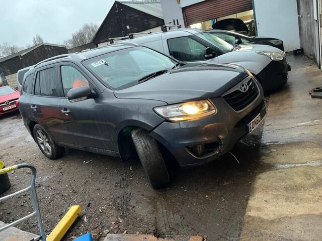 Серый Хендай Санта Фе, объемом двигателя 2.2 л и пробегом 120 тыс. км за 3500 $, фото 1 на Automoto.ua