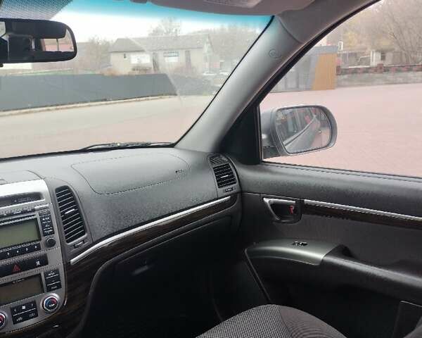 Серый Хендай Санта Фе, объемом двигателя 2.36 л и пробегом 140 тыс. км за 9900 $, фото 14 на Automoto.ua