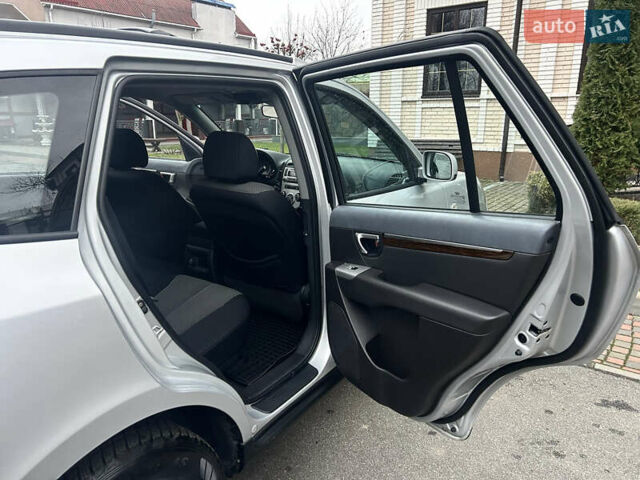 Сірий Хендай Санта Фе, об'ємом двигуна 2.2 л та пробігом 269 тис. км за 9990 $, фото 62 на Automoto.ua