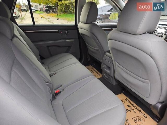 Серый Хендай Санта Фе, объемом двигателя 2.4 л и пробегом 160 тыс. км за 7700 $, фото 2 на Automoto.ua
