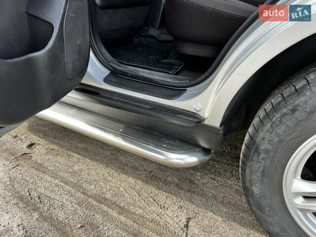 Серый Хендай Санта Фе, объемом двигателя 2.2 л и пробегом 235 тыс. км за 12900 $, фото 19 на Automoto.ua