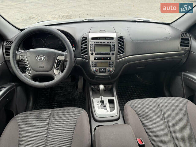 Серый Хендай Санта Фе, объемом двигателя 2.2 л и пробегом 266 тыс. км за 11700 $, фото 8 на Automoto.ua