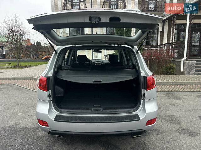 Сірий Хендай Санта Фе, об'ємом двигуна 2.2 л та пробігом 269 тис. км за 9990 $, фото 65 на Automoto.ua