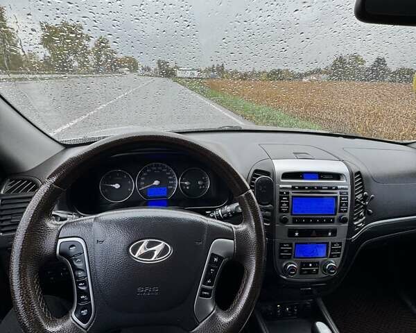 Серый Хендай Санта Фе, объемом двигателя 2.2 л и пробегом 161 тыс. км за 12400 $, фото 10 на Automoto.ua