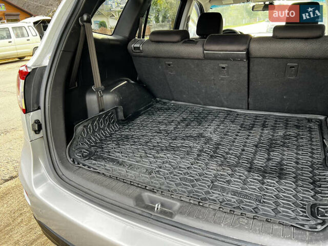 Серый Хендай Санта Фе, объемом двигателя 2.2 л и пробегом 235 тыс. км за 12900 $, фото 16 на Automoto.ua
