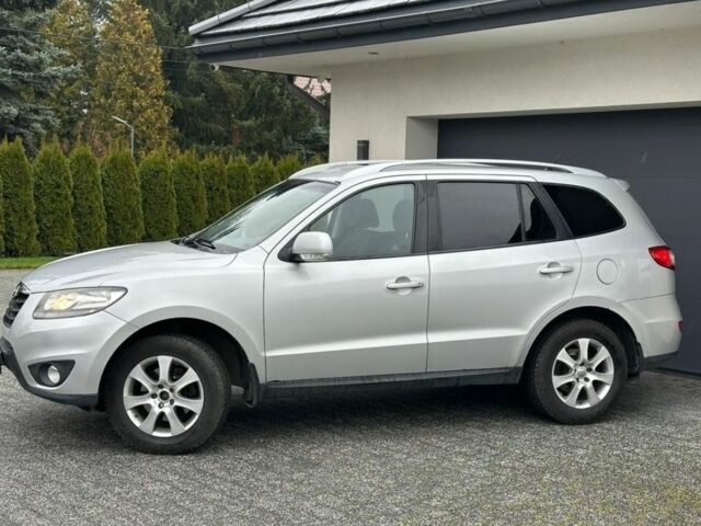 Серый Хендай Санта Фе, объемом двигателя 2.2 л и пробегом 219 тыс. км за 4300 $, фото 1 на Automoto.ua