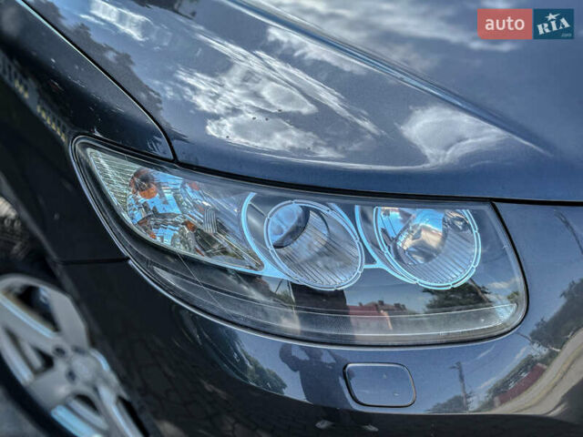 Серый Хендай Санта Фе, объемом двигателя 2.2 л и пробегом 229 тыс. км за 11900 $, фото 33 на Automoto.ua