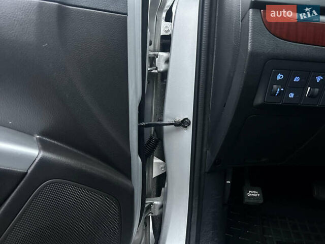 Сірий Хендай Санта Фе, об'ємом двигуна 2.2 л та пробігом 269 тис. км за 9990 $, фото 57 на Automoto.ua