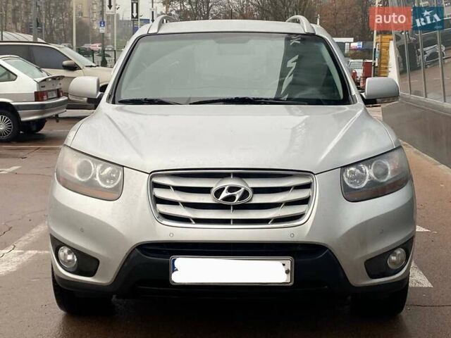 Серый Хендай Санта Фе, объемом двигателя 2 л и пробегом 270 тыс. км за 11900 $, фото 2 на Automoto.ua