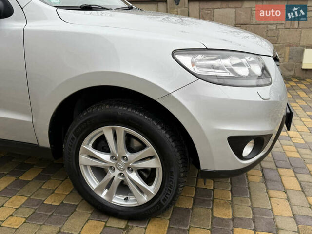 Серый Хендай Санта Фе, объемом двигателя 2.2 л и пробегом 148 тыс. км за 12950 $, фото 47 на Automoto.ua