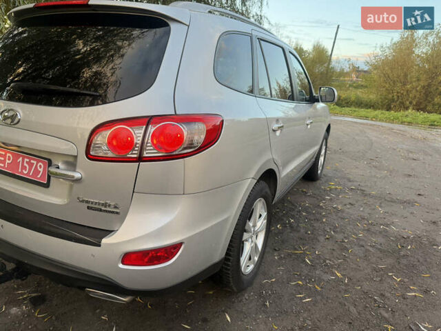 Серый Хендай Санта Фе, объемом двигателя 2.2 л и пробегом 226 тыс. км за 12999 $, фото 8 на Automoto.ua