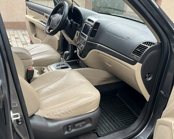 Хендай Санта Фе 2011 в Понинка на Automoto.ua Серый Хендай Санта Фе, объемом двигателя 2.2 л и пробегом 194 тыс. км за 13000 $, фото 5 на Automoto.ua