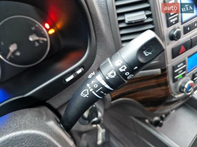 Серый Хендай Санта Фе, объемом двигателя 2.2 л и пробегом 165 тыс. км за 12500 $, фото 22 на Automoto.ua