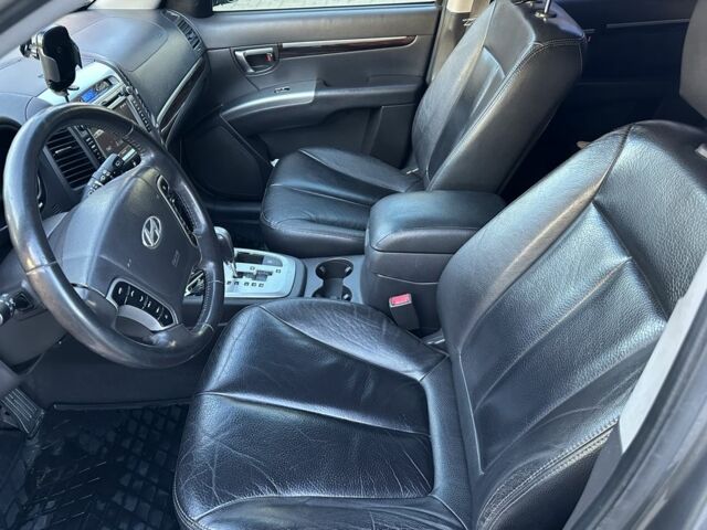 Серый Хендай Санта Фе, объемом двигателя 2.2 л и пробегом 162 тыс. км за 11500 $, фото 6 на Automoto.ua