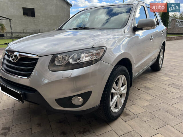 Серый Хендай Санта Фе, объемом двигателя 2.2 л и пробегом 245 тыс. км за 12900 $, фото 13 на Automoto.ua