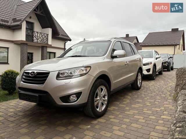 Серый Хендай Санта Фе, объемом двигателя 2.2 л и пробегом 200 тыс. км за 13200 $, фото 2 на Automoto.ua