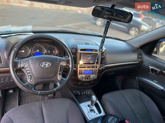 Серый Хендай Санта Фе, объемом двигателя 2.36 л и пробегом 51 тыс. км за 10800 $, фото 11 на Automoto.ua