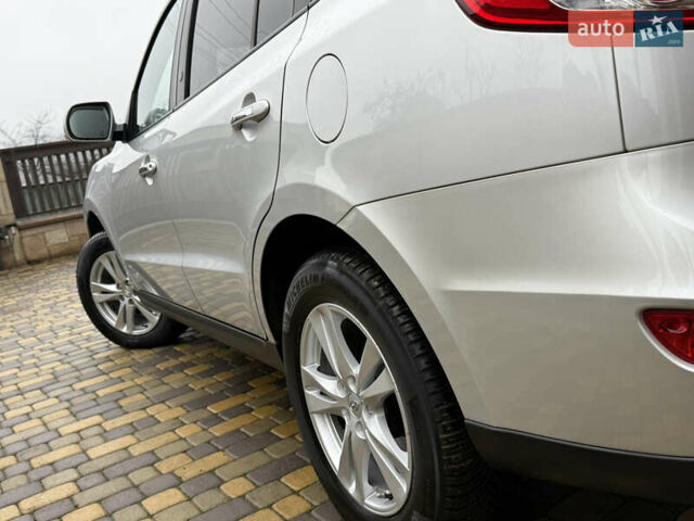 Серый Хендай Санта Фе, объемом двигателя 2.2 л и пробегом 148 тыс. км за 12950 $, фото 18 на Automoto.ua