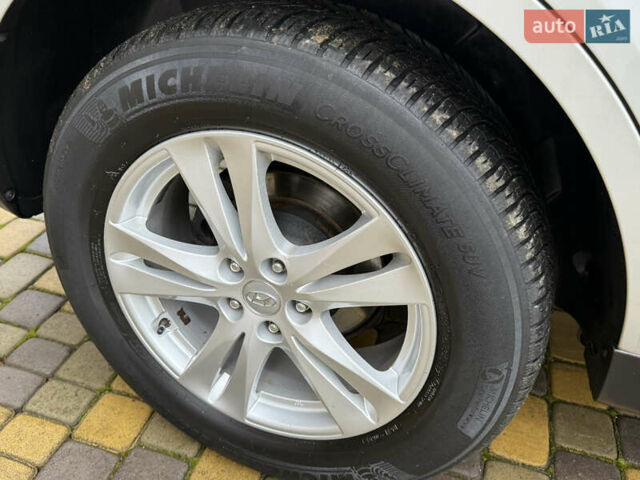 Серый Хендай Санта Фе, объемом двигателя 2.2 л и пробегом 148 тыс. км за 12950 $, фото 51 на Automoto.ua
