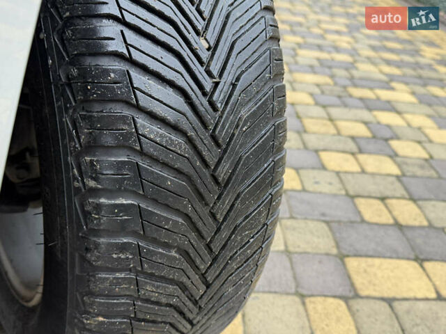 Серый Хендай Санта Фе, объемом двигателя 2.2 л и пробегом 148 тыс. км за 12950 $, фото 20 на Automoto.ua