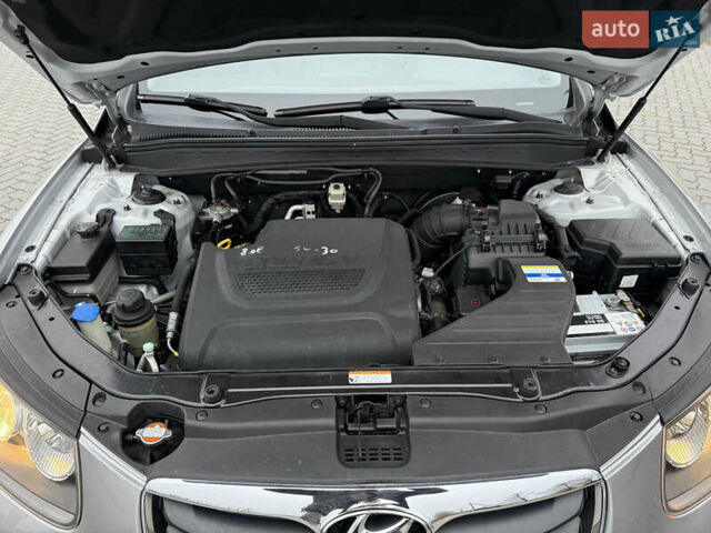 Серый Хендай Санта Фе, объемом двигателя 2 л и пробегом 236 тыс. км за 12600 $, фото 41 на Automoto.ua