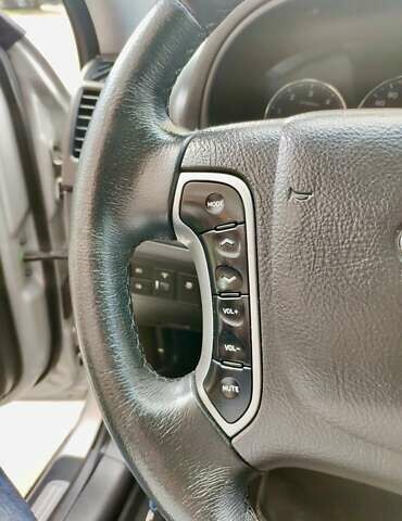 Сірий Хендай Санта Фе, об'ємом двигуна 2 л та пробігом 270 тис. км за 12500 $, фото 8 на Automoto.ua