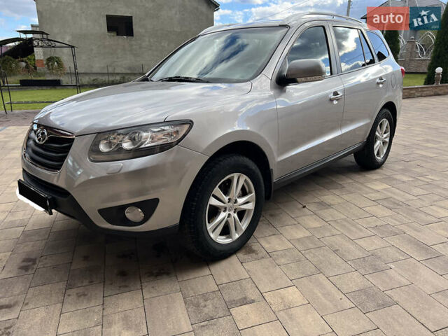 Серый Хендай Санта Фе, объемом двигателя 2.2 л и пробегом 245 тыс. км за 12900 $, фото 14 на Automoto.ua