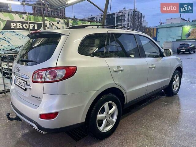 Сірий Хендай Санта Фе, об'ємом двигуна 2 л та пробігом 270 тис. км за 12500 $, фото 5 на Automoto.ua